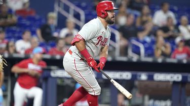 Schwarber llega a 29 jonrones, Filis vencen 10-0 a Marlins
