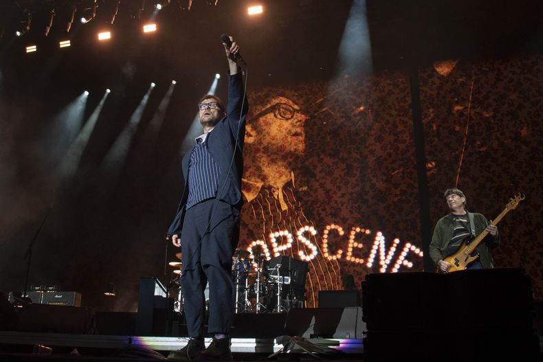 Damon Albarn, izquierda, y Alex James de la banda de rock británica Blur durante su concierto en el festival Corona Capital en la Ciudad de México, el sábado 18 de noviembre de 2023. (Foto AP/Alejandro Godinez)