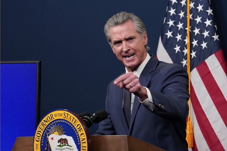 ARCHIVO - El gobernador de California, Gavin Newsom, presenta su presupuesto del estado revisado durante una conferencia de prensa el miércoles 14 de mayo de 2025, en Sacramento, California. (Foto/Rich Pedroncelli, archivo)