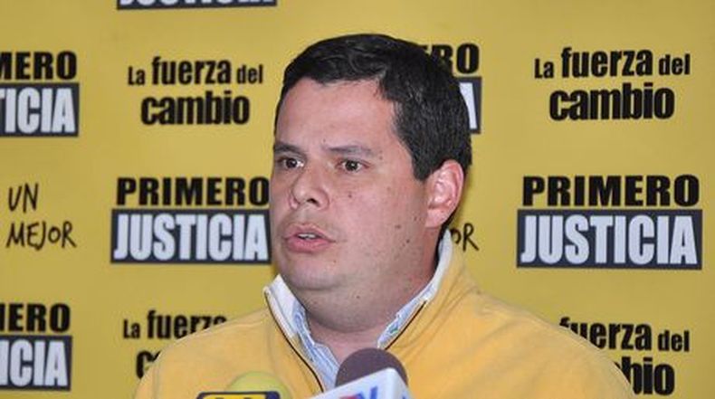 Se ordenó notificar a la Asamblea Nacional sobre la decisión para el Parlamento delibere sobre el allanamiento de su inmunidad parlamentaria.