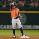 Altuve participa en 4 carreras; Astros se imponen a Rangers