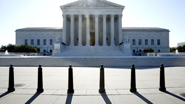 Corte de EEUU facilita despido de jefe de agencia financiera