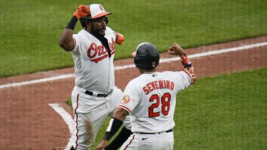 Orioles se recuperan y vencen 10-6 a Yanquis; evitan barrida