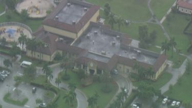 americateve | [EN DESARROLLO] Una escuela elemental Miramar ha sido evacuada debido a una amenaza de bomba.