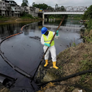 Ecuador denuncia sabotaje en derrame de petróleo por rotura de oleoducto