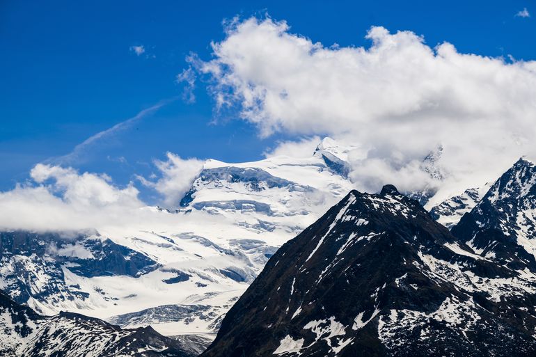 Mueren dos escaladores en los Alpes suizos