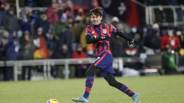 Estadounidense Luca de la Torre jugará con Celta de Vigo