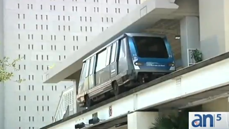 El Metromover estuvo paralizado por mas de 12 horas y dejó varados a miles de usuarios en el centro de la ciudad.