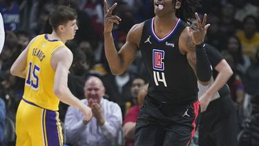 Clippers arrollan 132-111 a Lakers y completan su barrida
