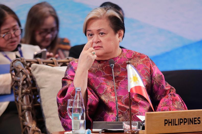 La presidenta de la Asociación de Naciones del Sudeste Asiático (ASEAN) y secretaria de Relaciones Exteriores de Filipinas, Theresa Lazaro, durante la reunión de ministros de la ASEAN en el Centro Internacional de Convenciones de Filipinas en Manila, el martes 21 de julio de 2026. (Francis R. Malasig/foto pool vía AP)