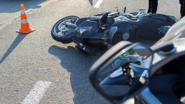fallece un motociclista y otro resulta herido de gravedad en accidentes reportados por separado en cabo rojo y bayamon