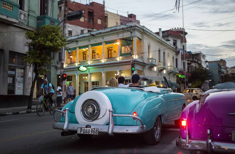 CAR-ECO_CUBA-NEGOCIOS-0.jpg