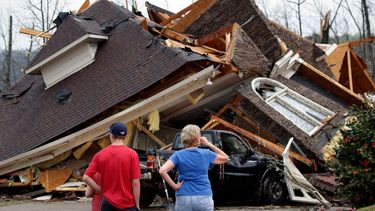 Al menos cinco personas han muerto después del paso de varios tornados por Alabama.