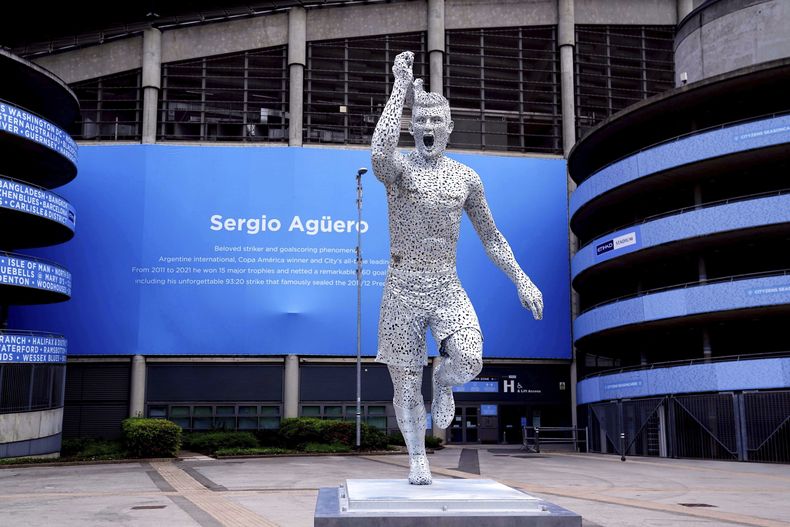 DEP-FUT MANCHESTER CITY-AGÜERO-ESTATUA