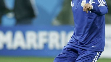 americateve | Enzo P&eacute;rez, de Argentina, patea un bal&oacute;n durante un entrenamiento en Sao Paulo, el martes 8 de julio de 2014. El mi&eacute;rcoles 9, P&eacute;rez ocup&oacute; el lugar del lesionado Angel di Mar&iacute;a en la alineaci&oacute;n para enfrenta