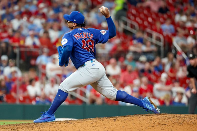 El lanzador de los Cachorros de Chicago, Daniel Palencia, lanza durante la novena entrada de un partido de béisbol contra los Cardenales de San Luis, el sábado 30 de mayo de 2026, en San Luis. (Foto AP/Scott Kane)