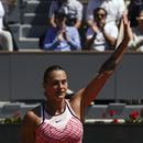 La bielorrusa Aryna Sabalenka celebra tras superar a la rusa Kamilla Rakhimova en la tercera ronda del Abierto de Francia el viernes 2 de junio del 2023. (AP Foto/Thibault Camus)