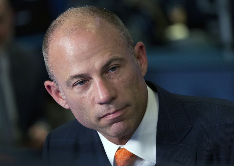 AMN-GEN_AVENATTI-ARRESTO-1.jpg