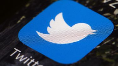 Trump propone quitar salvaguardas a redes sociales