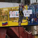 Medallista venezolano Dhers visita barrio peligroso
