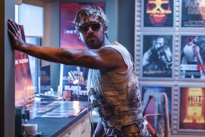 Esta imagen proporcionada por Universal Pictures muestra a Ryan Gosling en una escena de The Fall Guy. (Eric Laciste/Universal Pictures vía AP)