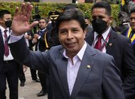peru: fiscal ingresa a casa presidencial para obtener videos
