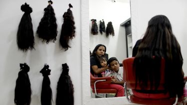 Crisis deja a venezolanas sin opciones para embellecerse