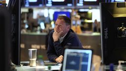 Operadores trabajan en el parqué de la Bolsa de Nueva York, el lunes 7 de abril de 2025. (AP foto/Seth Wenig)
