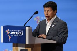 peru: presidente renuncia al grupo con el que llego al poder