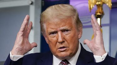 donald trump anuncio que entrara en cuarentena junto con la primera dama de eeuu, luego de que una asesora cercana diera positivo por covid-19