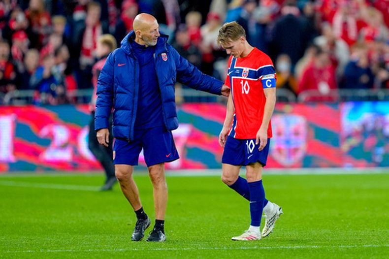 El volante noruego Martin Ødegaard al final del partido contra Portugal en la Liga de Naciones, el domingo 27 de septiembre de 2026, en Oslo. (Lisa Aserud/NTB Scanpix vía AP)