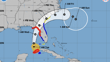 idalia se convierte en huracan tras dejar cuba y pone rumbo a florida con peligrosas marejadas