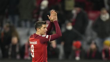 Bayern avanza con triplete de Lewandowski en 11 minutos