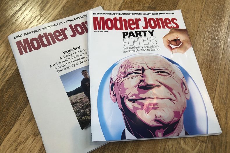 Se muestran copias de la revista Mother Jones en una foto tomada el miércoles 26 de junio de 2024 en Providence, Rhode Island. (Foto AP/Matt OBrien)