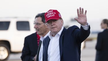 Piden a Trump que diga si desea abogados en audiencias