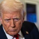 El presidente de Estados Unidos, Donald Trump, se inclina hacia delante para escuchar una pregunta mientras habla con periodistas durante un vuelo en el Air Force One desde la Base Conjunta Andrews a su finca de Mar-a-Lago en Palm Beach, Florida, el martes 25 de noviembre de 2025. (AP Foto/Alex Brandon) El presidente de Estados Unidos, Donald Trump, se inclina hacia delante para escuchar una pregunta mientras habla con periodistas durante un vuelo en el Air Force One desde la Base Conjunta Andrews a su finca de Mar-a-Lago en Palm Beach, Florida, el martes 25 de noviembre de 2025. (AP Foto/Alex Brandon)