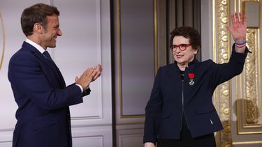 Billie Jean King recibe premio Legión de Honor de Francia