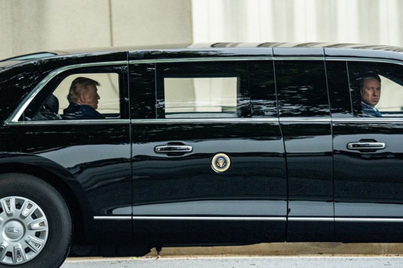 El presidente de Estados Unidos, Donald Trump, sale del Centro Médico Militar Nacional Walter Reed, el martes 26 de mayo de 2026, en Bethesda, Maryland. (AP Foto/Alex Brandon)