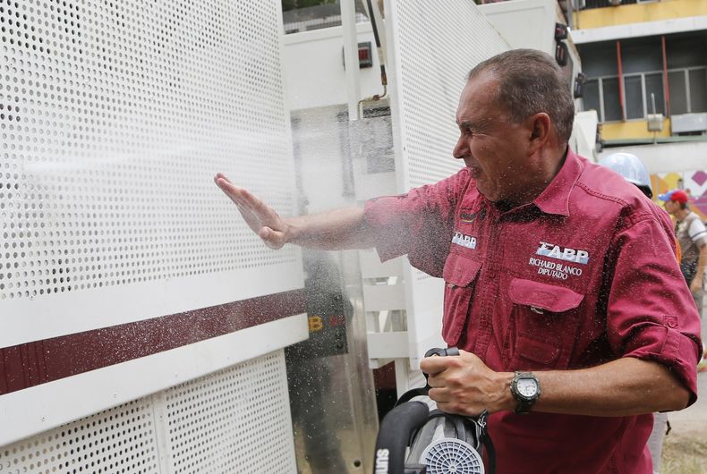 AMS-GEN_VENEZUELA-CRISIS_POLITICA-1.jpg