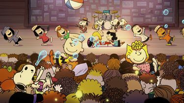 Esta imagen publicada por Apple TV+ muestra una escena de Snoopy Presents: A Summer Musical. (Apple TV+ via AP)