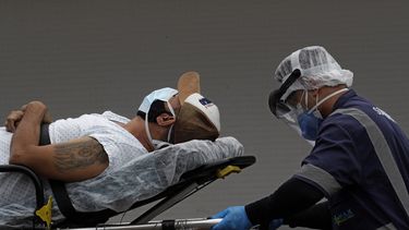 Brasil supera las 400.000 muertes por COVID-19