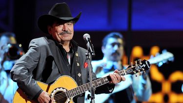 Joan Sebastian dejó material para nuevo disco