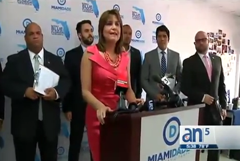 El Partido Demócrata presento hoy siete nuevos candidatos de Miami Dade para disputar diversas bancas en la cámara de representantes en Tallahassee. Es la primera vez que los demócratas buscaran estas bancas, hasta ahora siempre ocupadas por republicanos.