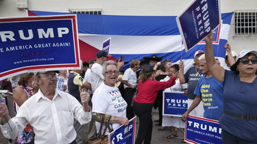 los hispanos abandonaron el partido democrata y votaron de manera masiva por trump
