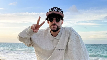¿bad bunny tiene novia? el mismo aclara su relacion con gabriela berlingeri