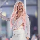 ARCHIVO - Karol G durante su presenntacion en el programa Today de NBC en la Plaza Rockefeller el viernes 30 de junio de 2023, en Nueva York. Karol G será honrada con el Premio Billboard Espíritu de la Esperanza en los Premios Billboard de la Música Latina el 5 de octubre de 2023. (Foto Charles Sykes/Invision/AP)