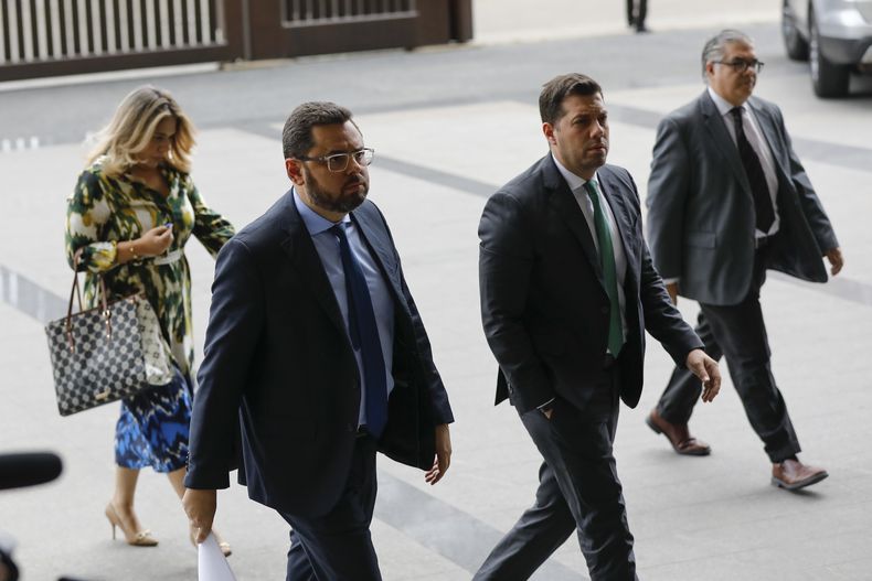 El excandidato Antonio Ecarri llega al Tribunal Supremo para una auditoría de la elección presidencial el 2 de agosto de 2024, en Caracas, Venezuela. (AP Foto/Cristian Hernández)