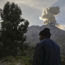 17 explosiones en dos días y más de 170 sismos: Perú declara la emergencia por la actividad del volcán de Ubinas