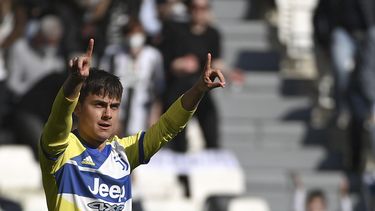 Vlahović y Dybala marcan en victoria de Juventus