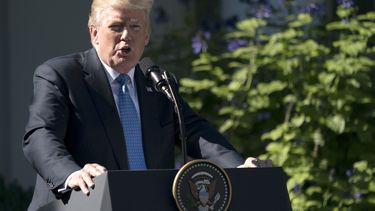 Madre de soldado muerto dice que Trump le faltó el respeto